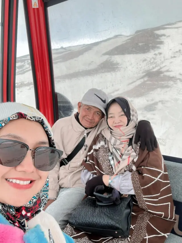 7 Potret Seru Jihan Audy Ajak Liburan Orang Tua Ke Turki