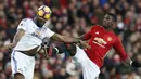 Aksi Paul Pogba berebut bola dengan pemain Sunderland, Victor Anichebe pada lanjutan Premier League di Old Trafford Stadium, (26/12/2016). (Reuters/Phil Noble)