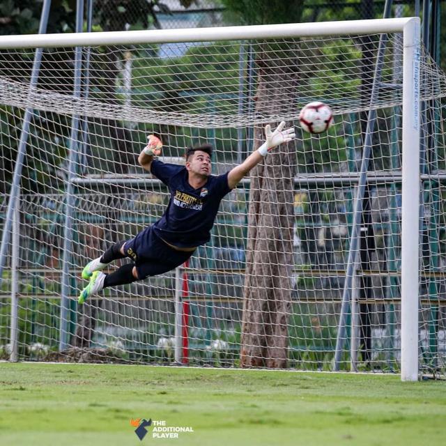 Jabat Chairman RANS Cilegon FC, Ini 6 Aksi Raffi Ahmad Jadi Kiper Selebritis FC