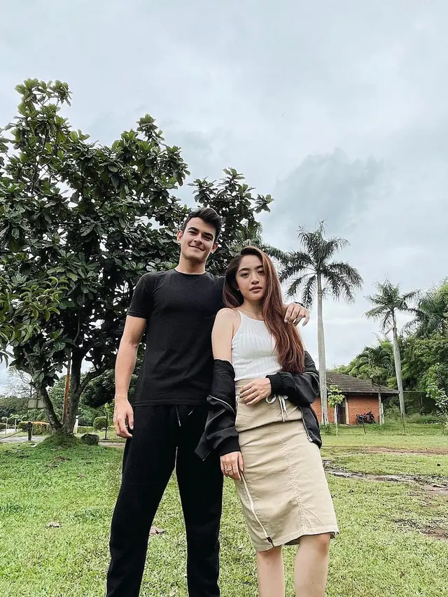 7 Potret Kebersamaan Natalie Zenn dan Sam Taylor Pemain Sinetron Dari Jendela SMP