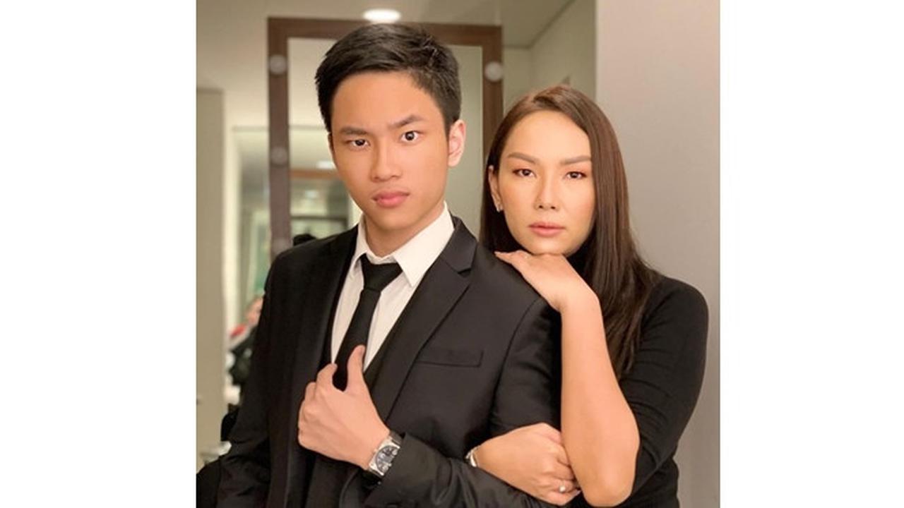 6 Momen Kedekatan Azka Corbuzier dengan Kalina Ocktaranny, Selalu Kompak