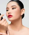 Cara sederhana membuat makeup bibir terlihat natural sekaligus tahan lama agar tetap segar seharian. (Foto: jcomp/Freepik)
