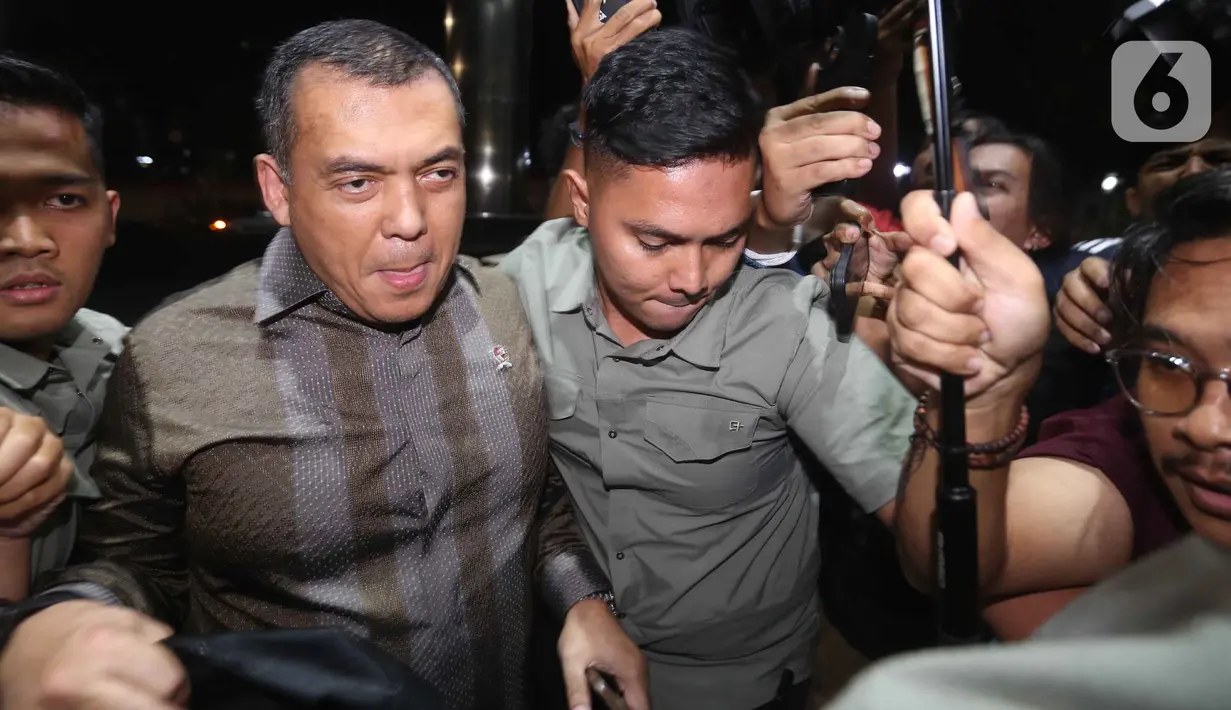 Wakil Menteri Imigrasi dan Pemasyarakatan, Silmy Karim (kiri) saat tiba di Gedung Merah Putih Komisi Pemberantasan Korupsi (KPK), Jakarta, Rabu (3/6/2026). (Liputan6.com/Helmi Fithriansyah)