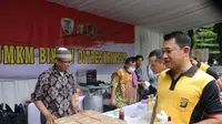 Ditreskrimsus Polda Metro Jaya menggelar kegiatan penguatan usaha mikro kecil menengah (UMKM) yang menjadi bagian dari program Kampung Tangguh Jaya (KTJ) Polda Metro Jaya. (Dok. Liputan6.com/Fachrur Rozie)