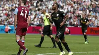 Raheem Sterling mencetak tiga gol saat Manchester City menang 5-0 atas West Ham United pada laga pekan pertama Premier League 2019-20. (AFP/Ian Kington)