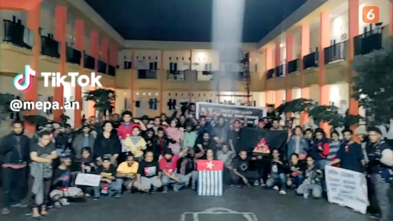 Tangkapan layar video viral pengibaran bendera bintang kejora di Makassar (Liputan6.com/TikTok @mepa.an)