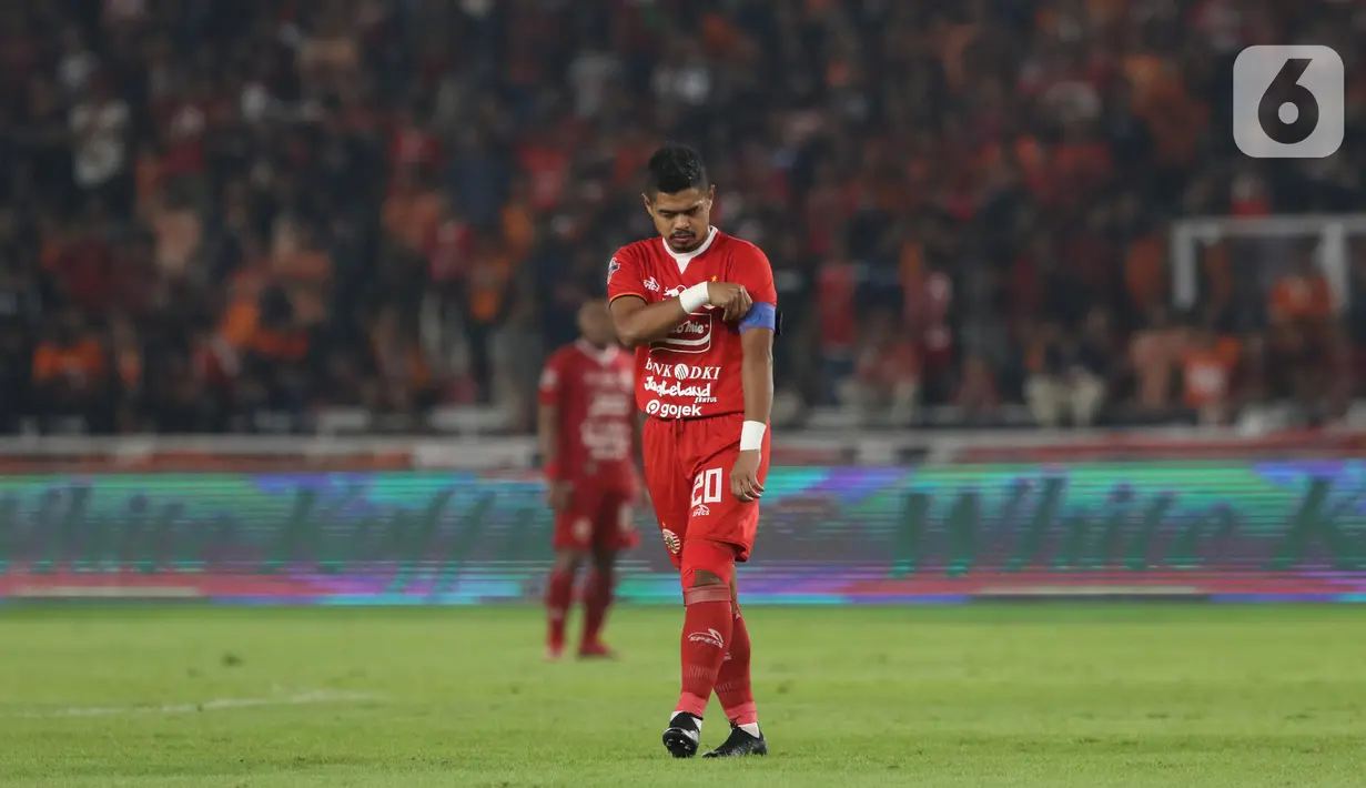 Pemain Persija, Bambang Pamungkas saat melawan Persebaya pada Shopee Liga 1 Indonesia di Stadion Utama Gelora Bung Karno Jakarta, Selasa (17/12/2019). Laga melawan Persebaya menjadi pertandingan terakhir Bambang Pamungkas sebagai pesepakbola profesional. (Liputan6.com/Helmi Fithriansyah)