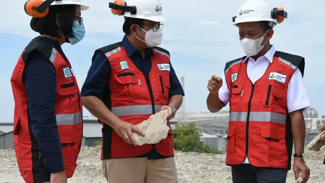 Menteri Investasi/Kepala Badan BKPM Bahlil Lahadalia mengunjungi Pabrik Soda Ash Petrokimia Gresik. Dok BKPM