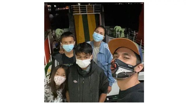 Potret 8 Selebriti saat Lakukan Road Trip, Seru Banget