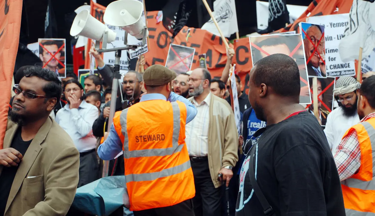 Citizen6, London: Ini adalah bentuk Solidaritas Untuk umat muslim di Timur Tengah. Seperti firman Allah SWT: "Antara umat muslim yg satu dengan yang lain adalah bersaudara". (Pengirim: Apriyanto Hardi)