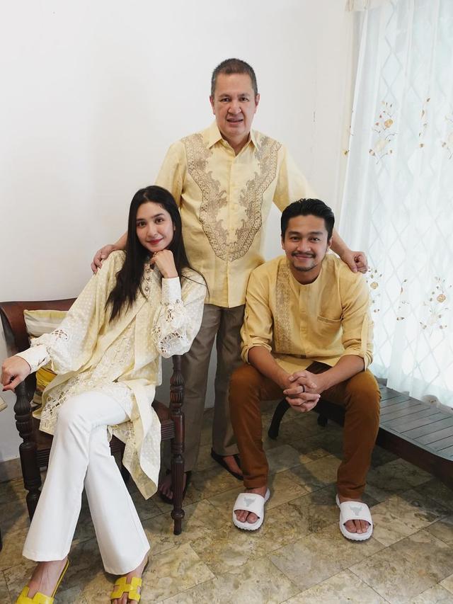 Mikha Tambayong dan Deva Mahenra