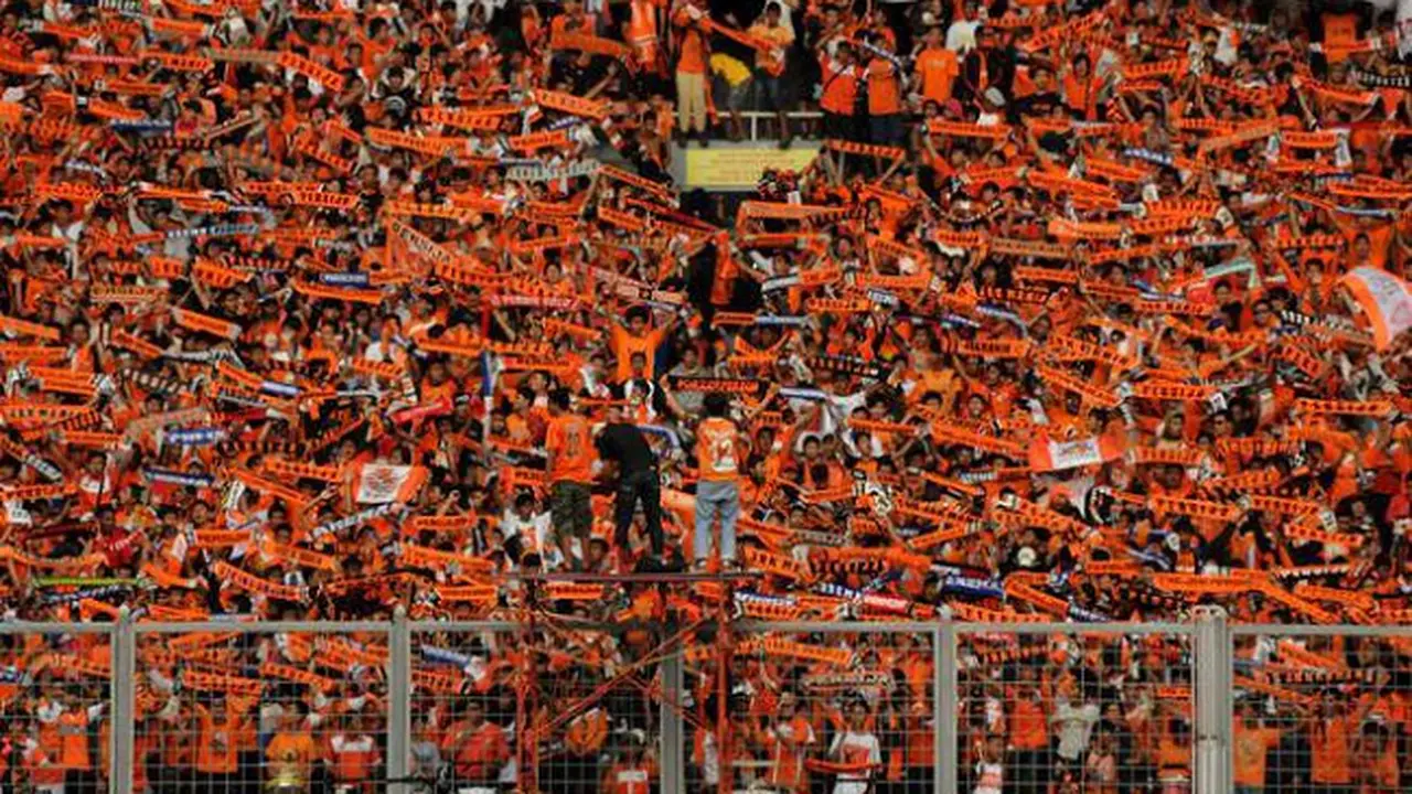 The Jakmania.
