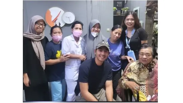 Ngefans Aldebaran, Ini 6 Momen Nenek Raffi Ahmad Dijenguk Arya Saloka