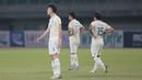 <p>Reaksi kecewa pemain Timnas Thailand U-19 usai kebobolan&nbsp;saat laga semifinal Piala AFF U-19 2022 melawan Timnas Laos U-19 yang berlangsung di Stadion Patriot Candrabhaga, Bekasi, Rabu (13/07/2022). (Bola.com/M Iqbal Ichsan)</p>