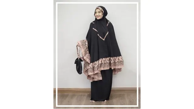 Selain Mukena Syahrini, Harga Produk 3 Seleb Ini Juga Fantastis