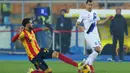 I Nerazzurri membuka keunggulan melalui aksi Lautaro Martinez yang berhasil menyarangkan bola ke gawang Lecce di menit ke-15. (Carlo Hermann/AFP)