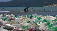 Pencemaran alam karena penggunaan plastik yang berlebihan