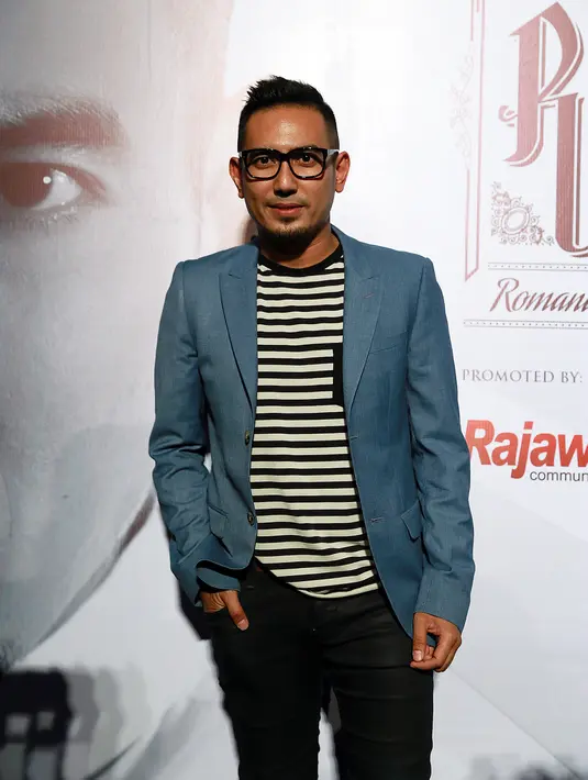 Konser tunggal yang bertajuk 'Love 15 Rio Febrian: Romantic Concert' menjadi penanda 15 tahun Rio Febrian berkarya di belantika musik Indonesia. (Wimbarsana/Bintang.com)