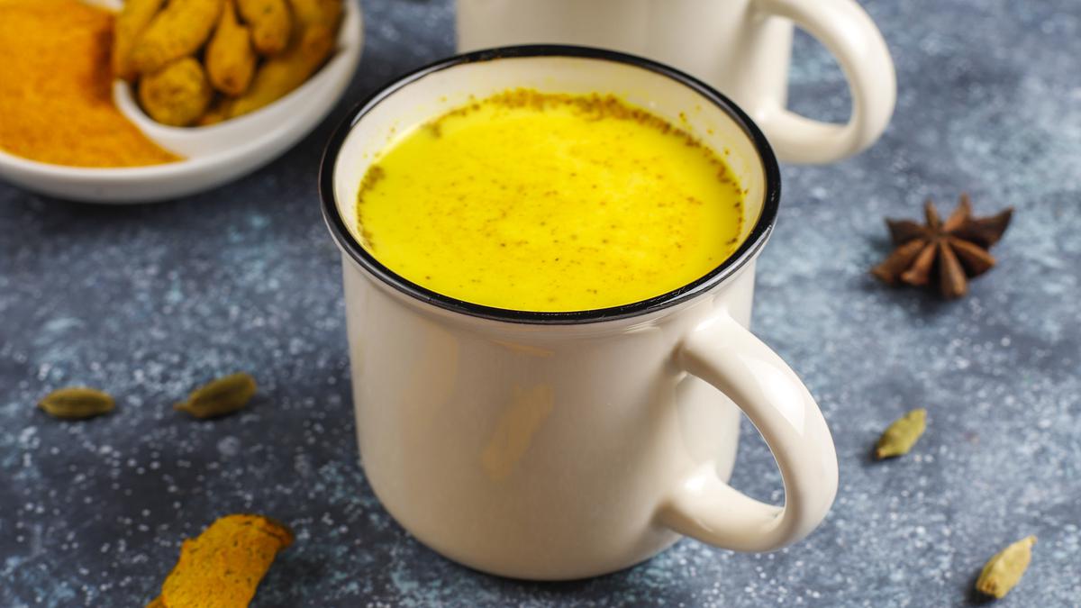 Atasi Kolesterol dan Asam Urat Tanpa Obat, Coba 5 Resep Jamu Kunir Rebus Ini