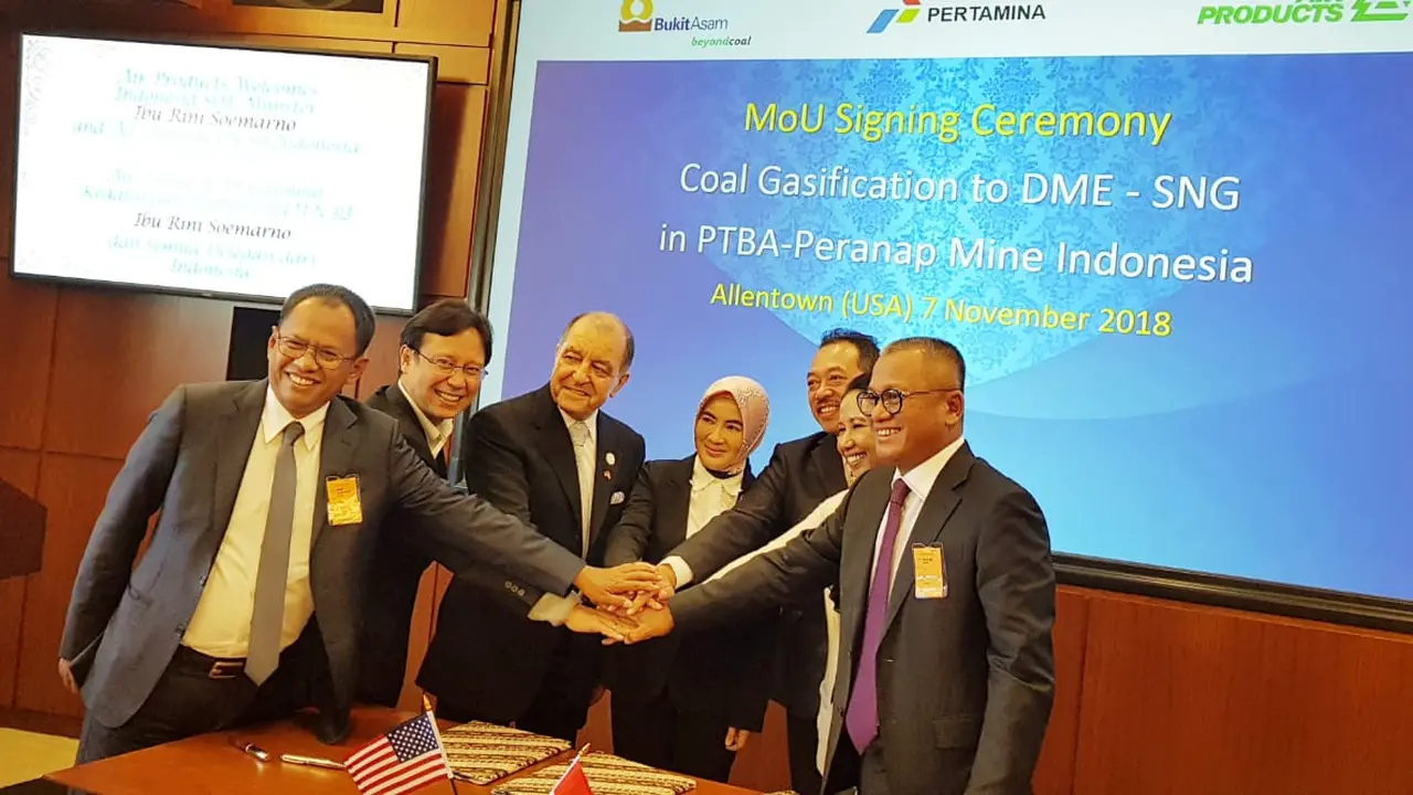 PT Pertamina (Persero) dan PT Bukit Asam Tbk resmi menjalin kerja sama dengan Air Products and Chemicals Inc. Dok Kementerian BUMN.