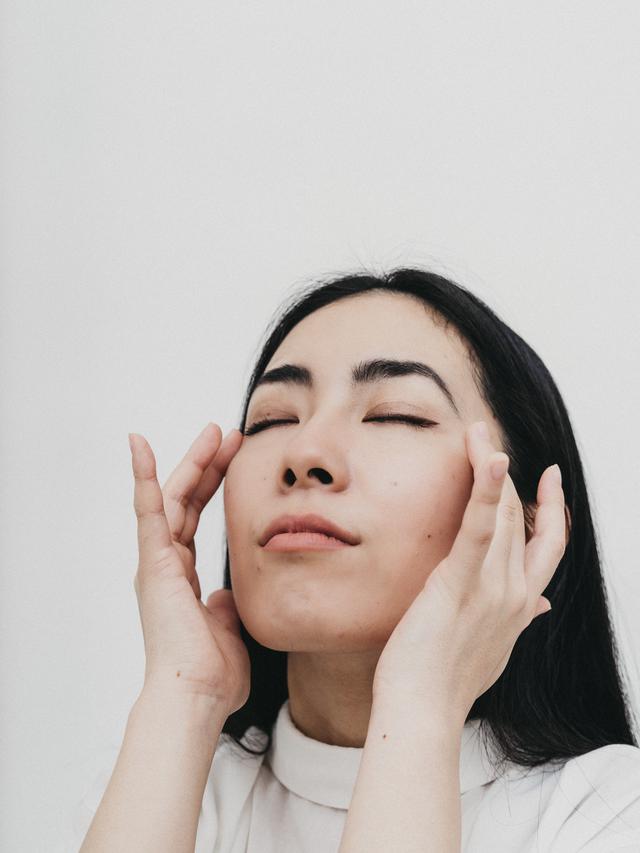 Cara Menggunakan Serum agar Wajah Lebih Bercahaya