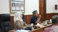 Perwakilan dari 8 Perguruan Tinggi di Jawa Timur bertemu dengan Gubernur Jawa Timur Khofifah Indar Parawansa, Jumat (22/11/2019).  (Foto: Liputan6.com/Dian Kurniawan)