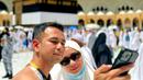 <p>Foto ini kemungkinan diambil ketika mereka selesai melakukan tawaf dan sebelum menjalani sa'i dari Bukit Safa ke Marwa. (Foto: Instagram/ raffinagita1717)</p>