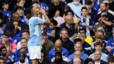 Manchester City berhasil membawa pulang poin penuh kala bertandang ke markas Chelsea pada laga pekan keenam Liga Inggris 2021/2022, Sabtu (25/9/2021). (AP/Alastair Grant)