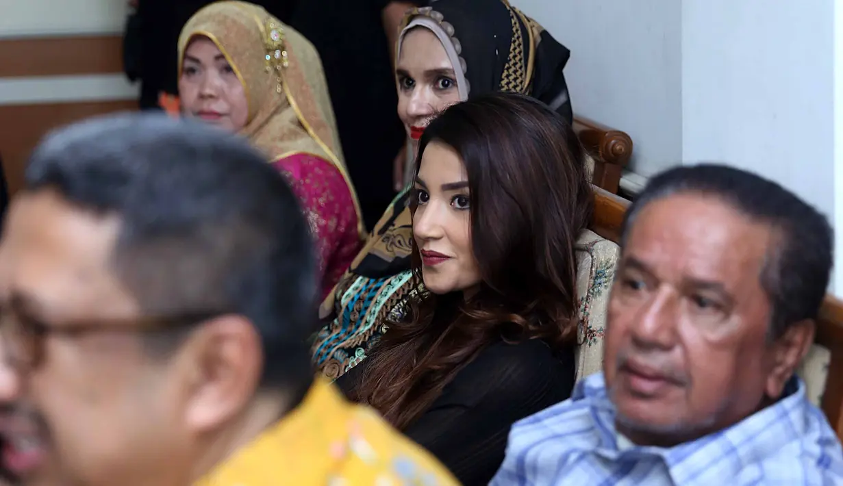 Menurut rencana, sidang putusan akan digelar pada 15 Agustus mendatang. Tsania yakin, selain gugatannya dikabulkan juga mendapatkan hak asuh kedua anaknya. (Nurwahyunan/Bintang.com)