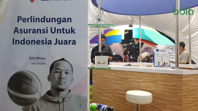 Perusahaan asuransi jiwa, PT AXA Mandiri Financial Services (AXA Mandiri), menyediakan pemeriksaan kesehatan gratis untuk masyarakat yang jadi pengunjung Rumah Indonesia selama Asian Games 2018. (Bola.com/Reza Bachtiar)