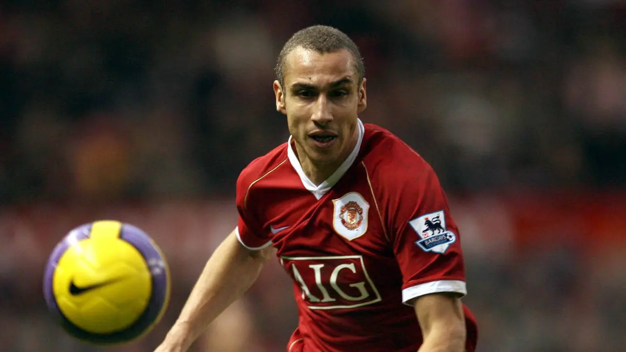 Henrik Larsson membela MU pada Januari-Maret 2007. 