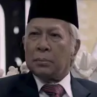 Amoroso Katamsi saat berperan sebagai Soeharto di film G30S/PKI. (YouTube)