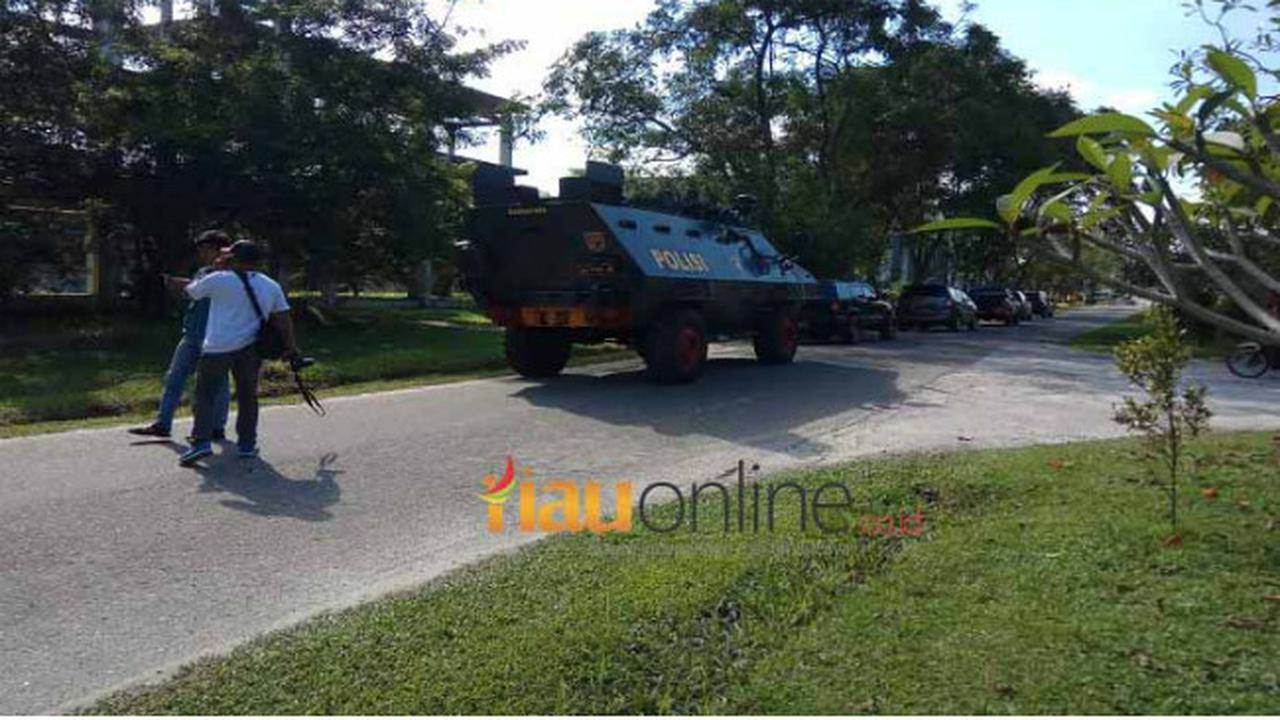 Densus 88 Geledah BEM FISIP Universitas Riau