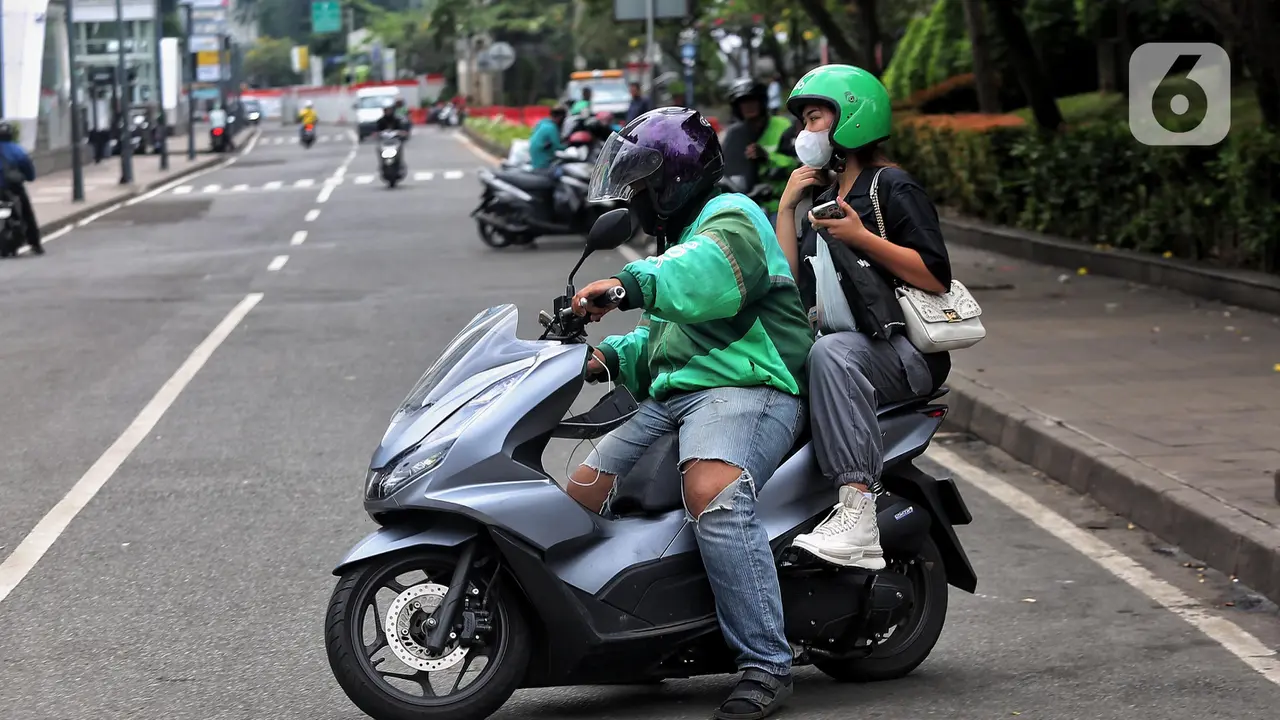Dibayangi Aksi Unjuk Rasa, Sebagian Pengemudi Ojol Tetap Memilih Beroperasi