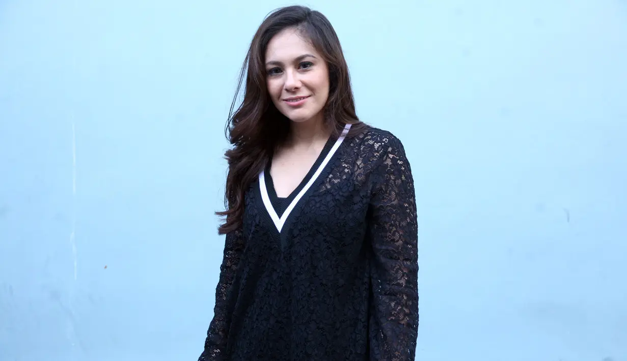 Tidak ingin ibunya kembali ngomel, Shaloom mulai mengubah gaya hidupnya. Putrinya tersebut mulai rajin berolahraga. Bahkan, saat gymnastic Shaloom laporan melalui Instagram Story. (Nurwahyunan/Bintang.com)