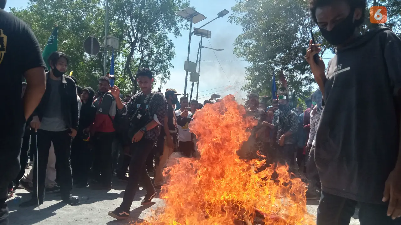Demo Tolak Omnibus Law