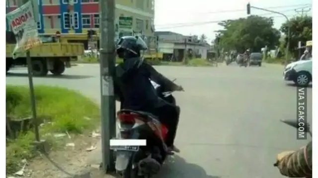 Kumpulan Potret Kelakuan Ekstrem Bapak-Bapak di Jalan Raya (ist)