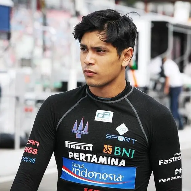 Potret Terbaru Philo Paz Armand Mantan Azizah Salsha