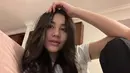 Aaliyah Massaid unggah foto terbaru dengan wajah polos tanpa makeup. Di caption-nya, ia menyebut merindukan momen di mana ia memiliki poni [@aaliyah.massaid]