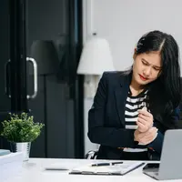 Ilustrasi kram dan kesemutan. (c) nuttapongmohock02/Depositphotos