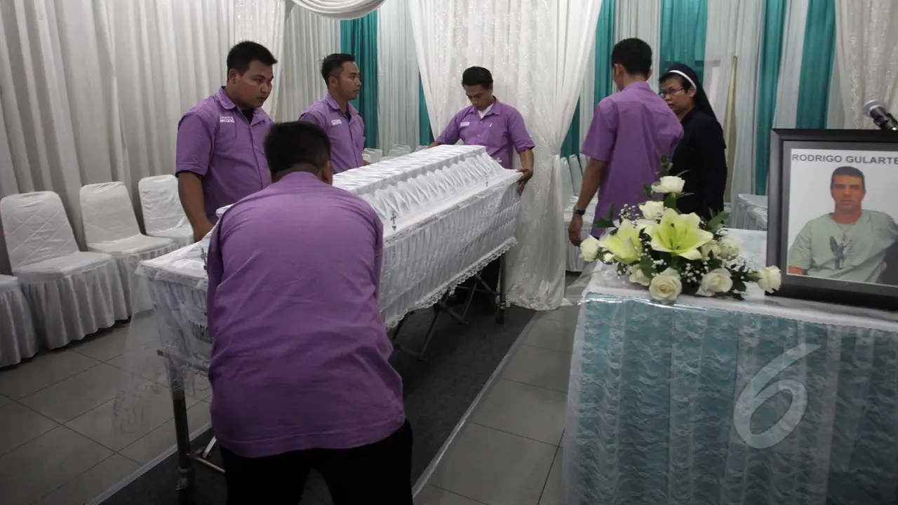 Jenazah Rodrigo Gularte Tiba di Rumah Duka RS Carolus