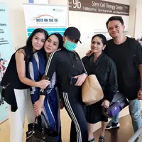 Artis Beri Dukungan untuk Denada