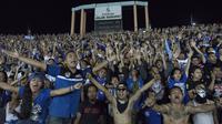 Ribuan pendukung Persib, Viking merayakan kemenangan Persib atas Martapura F.C pada laga Piala Presiden di Stadion Si Jalak Harupat, Bandung, Kamis (10/9/2015). (Bola.com/Vitalis Yogi Trisna)