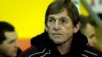 Tatapan bos Liverpool Kenny Dalglish pada partai lanjutan Liga Premier melawan Blackpool yang menang 2-1 di Bloomfield Road, 12 Januari 2011. AFP PHOTO/PAUL ELLIS