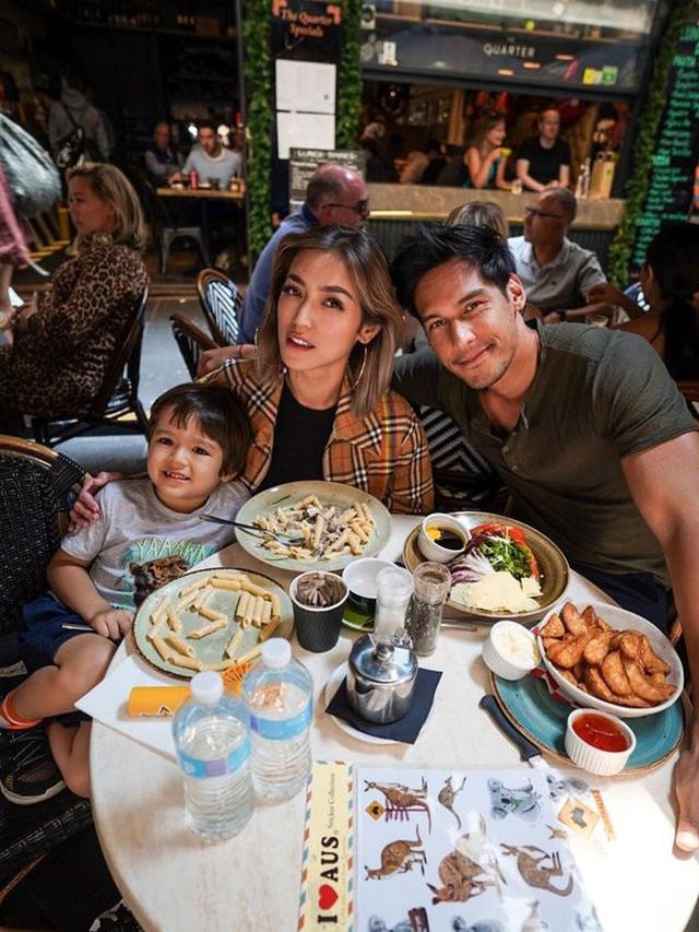 7 Selebriti ini Rayakan Natal di Luar Negeri, Ada yang Ke Betlehem