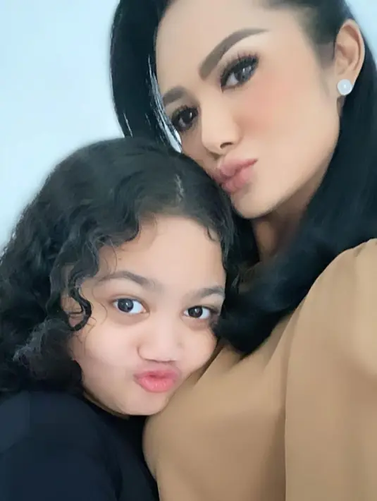 (Instagram/krisdayantilemos)