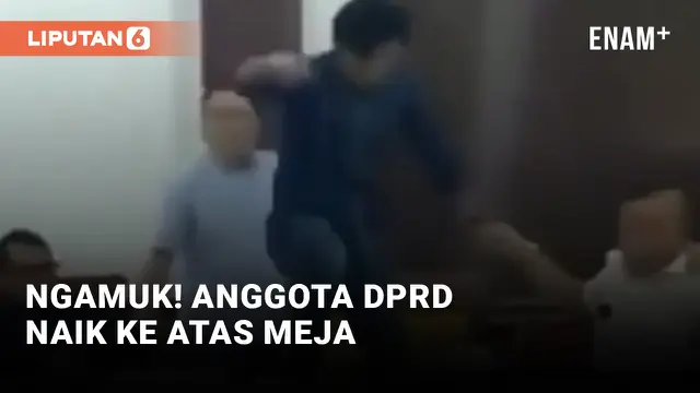 Edan! Anggota DPRD Batam Naik ke Atas Meja Saat Rapat