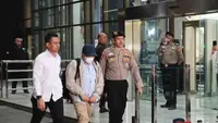 Bupati Lombok Barat Lalu Ahmad Zaini Bungkam saat Tiba di KPK