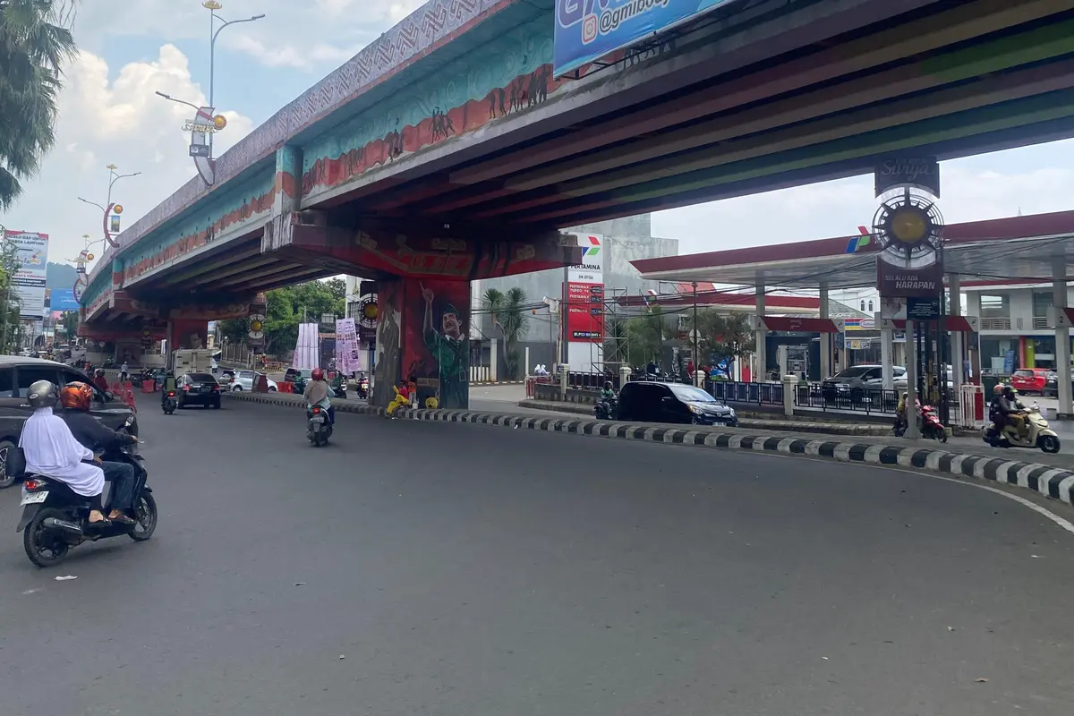 Lokasi jalan yang akan dipasang lampu lalu lintas di depan MBK. Foto: (Istimewa).