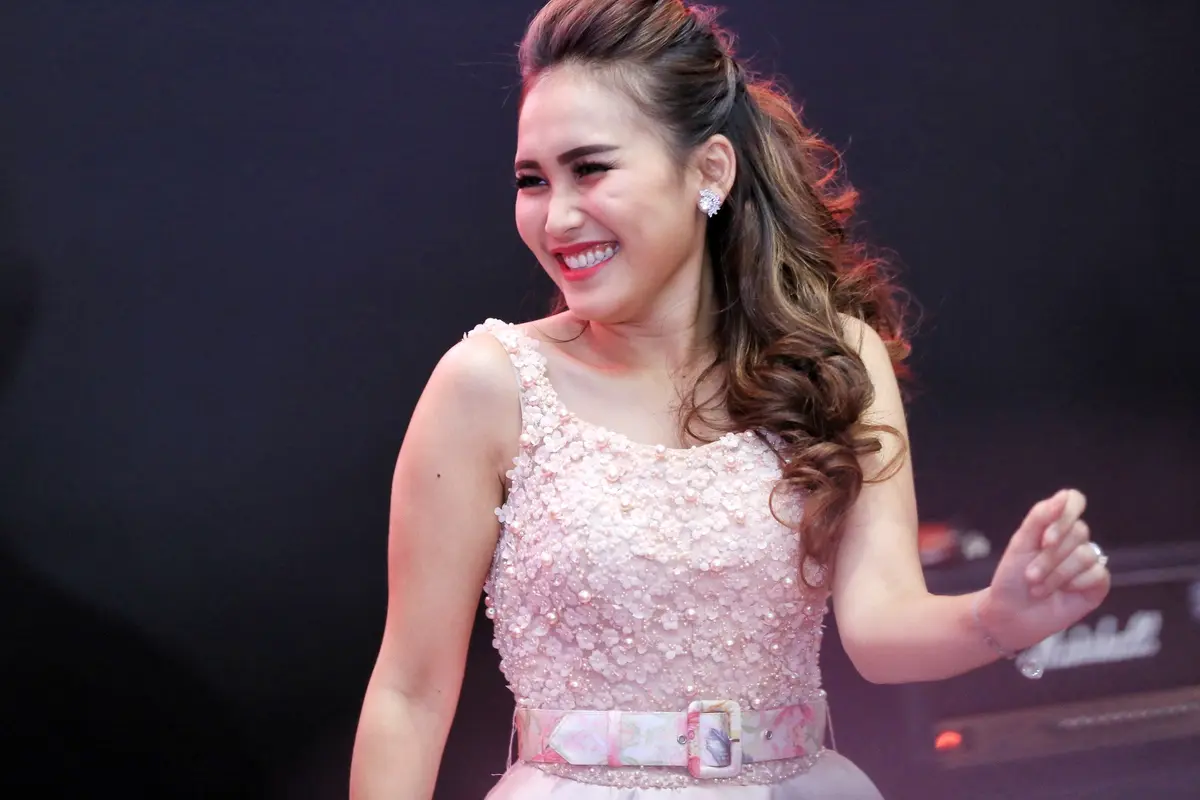 [Bintang] Ayu Ting Ting
